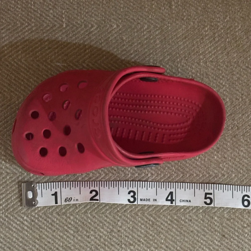 Unisex Baby Crocs in Varsity Red | Size 4 / 5